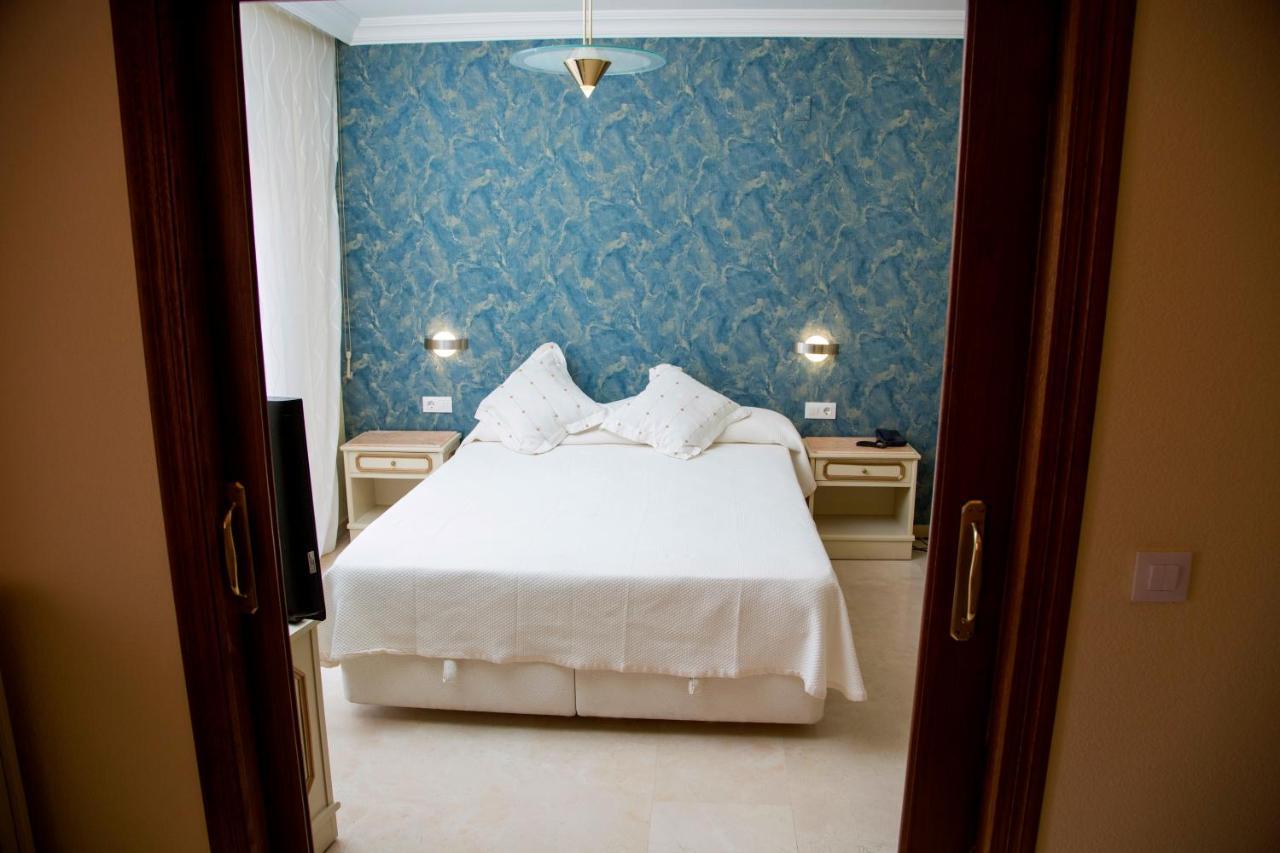 Hotel Reina Victoria Hellín Екстериор снимка