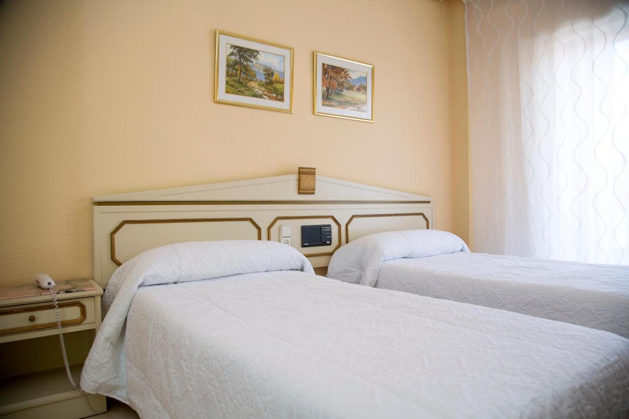 Hotel Reina Victoria Hellín Екстериор снимка