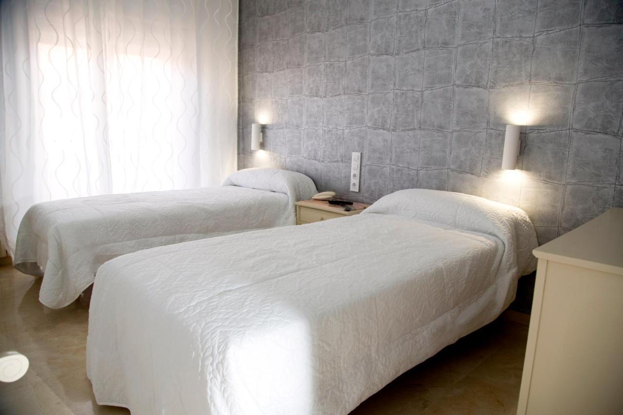 Hotel Reina Victoria Hellín Екстериор снимка
