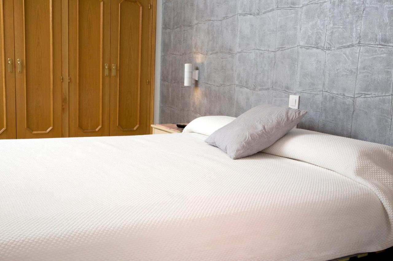 Hotel Reina Victoria Hellín Екстериор снимка