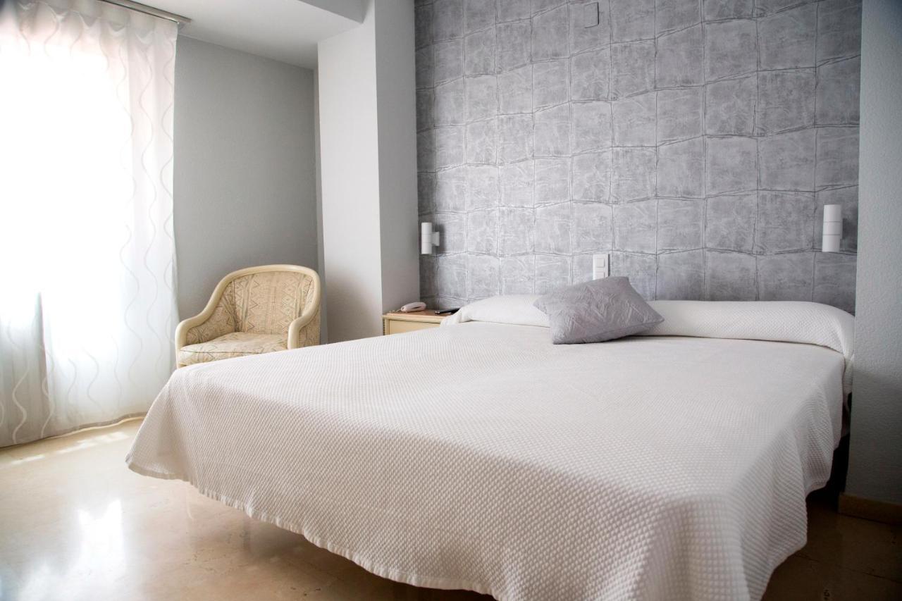 Hotel Reina Victoria Hellín Екстериор снимка