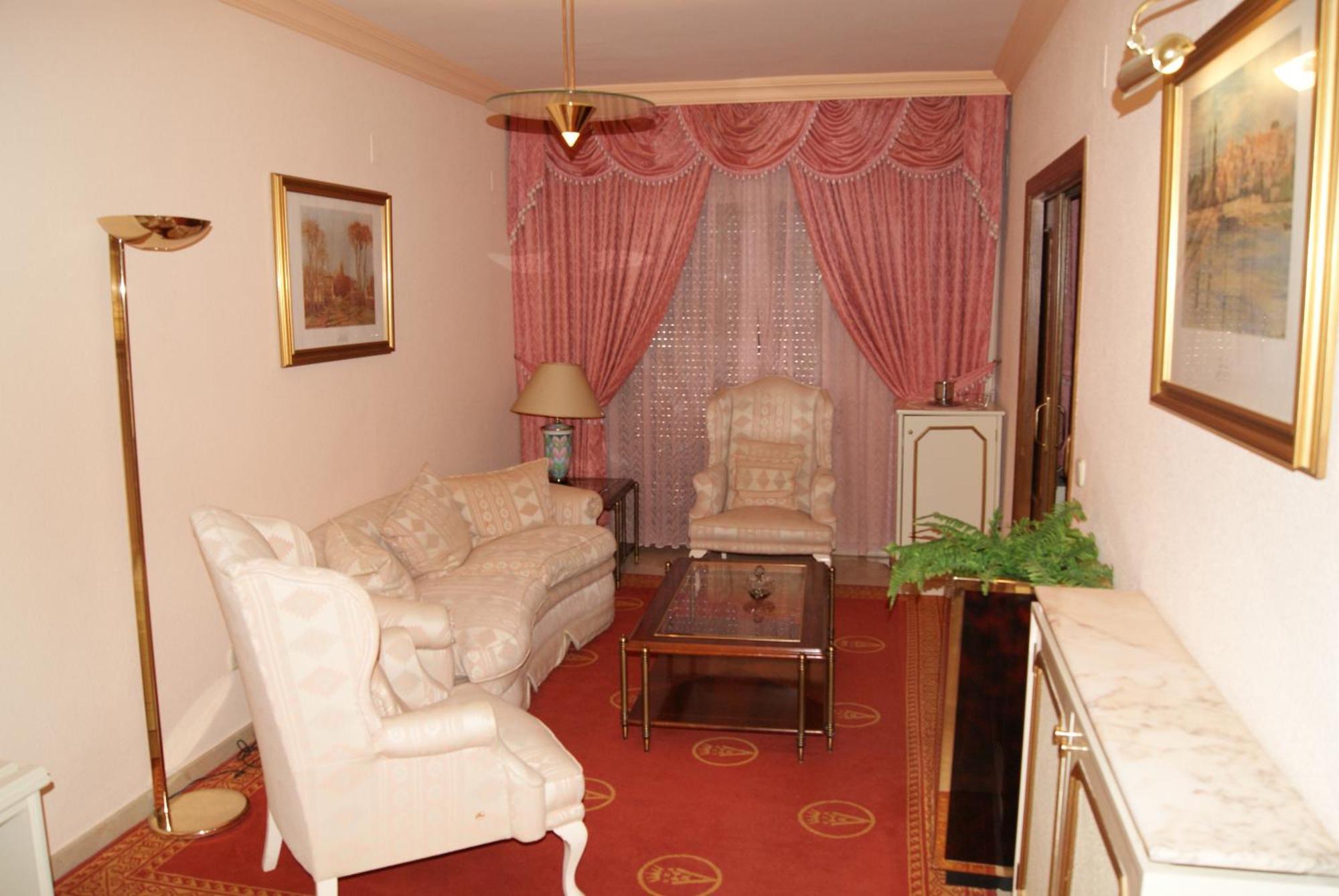Hotel Reina Victoria Hellín Екстериор снимка