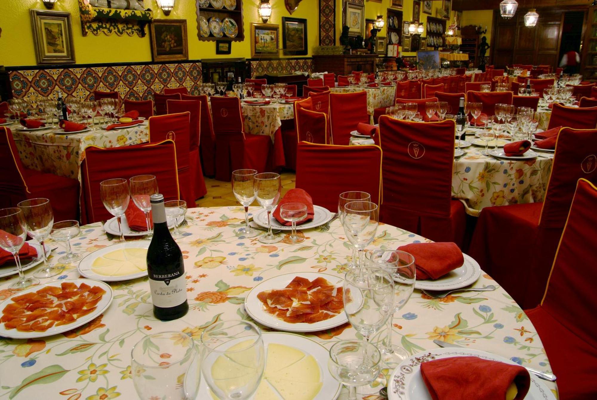 Hotel Reina Victoria Hellín Екстериор снимка